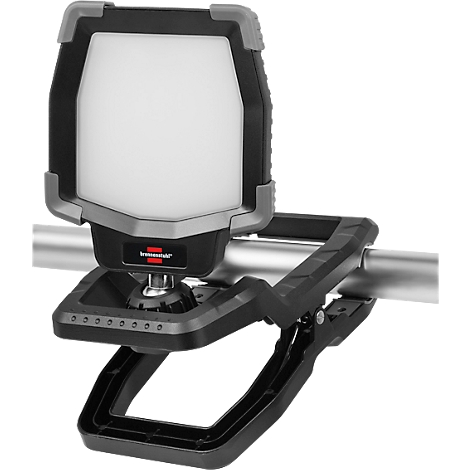 Een zwarte werklamp met wit licht, bevestigd aan een houder met een klem.
