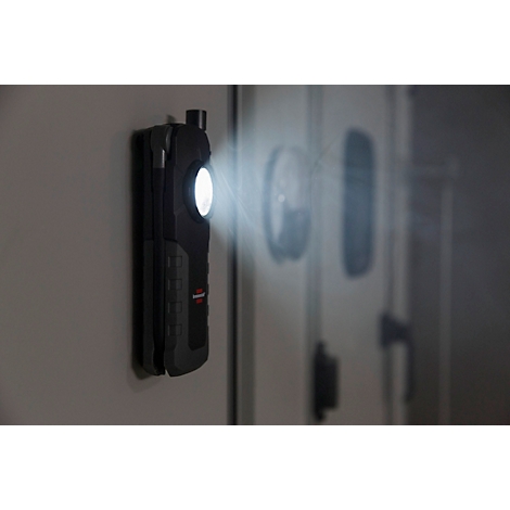 Ronde rode sticker met witte tekst: '1000 + 380 LUMEN'.