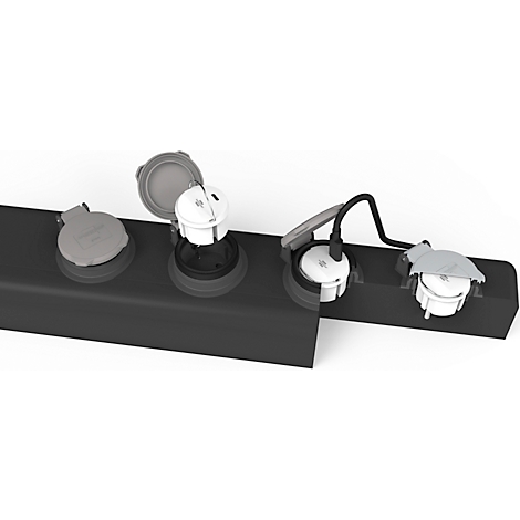 Witte oplader met USB-C poort, "brennenstuhl" erop gedrukt.