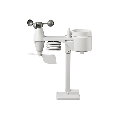 Weiße Bresser Wetterstation mit Anemometer und Regensensor auf einem Standfuß vor weißem Hintergrund.