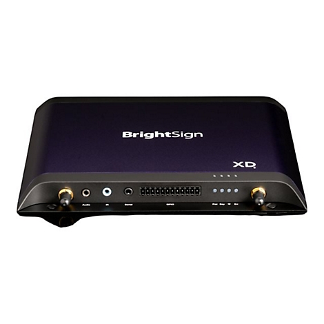Schwarzer BrightSign XD Mediaplayer mit Anschlüssen und Antennen auf weißem Hintergrund.