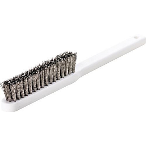 Brosse métallique avec manche blanc. Les poils de la brosse sont gris argenté.