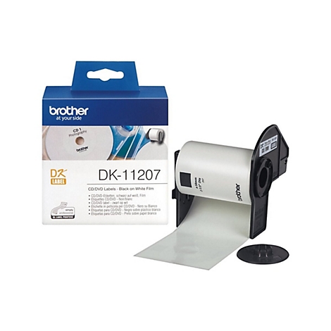Ein weißes Etikettenband von Brother und eine Schachtel mit CD-Labels, Schriftzüge: DK-11207, CD/DVD Labels.