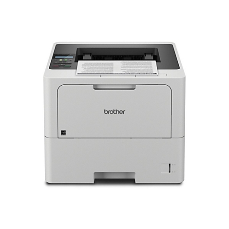 Kompakter weißer Brother Laserdrucker in Vorderansicht mit einem gedruckten Blatt Papier im Ausgabefach.