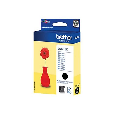 Eine Brother LC121BK Tintenpatrone vor gelbem Hintergrund mit roter Vase und Blume. Text: LC121BK, 300 Seiten.