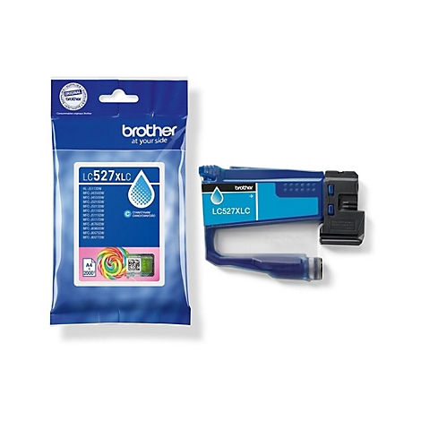 Blaue Brother LC527XLC Druckerpatrone und ihre blaue Kunststoffverpackung vor weißem Hintergrund.