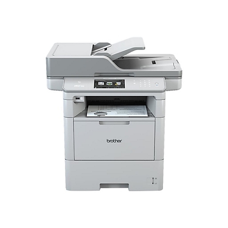 Ein grauer Brother-Multifunktionsdrucker. Oben der Scannerdeckel offen. Im Ausgabefach liegt Papier.