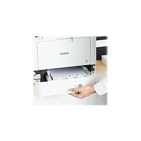 WeiÃŸer Brother-Drucker mit geÃ¶ffneter Papierlade. Eine Hand zieht die Lade heraus. Das Brother-Logo ist sichtbar.