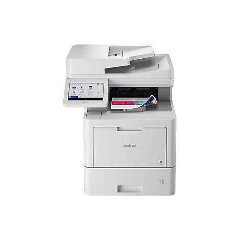 Weißer Drucker mit Touchscreen, Papierauswurf und geöffnetem Scannerdeckel. Auf dem Touchscreen Symbole und Menüs, Papier wird bedruckt.