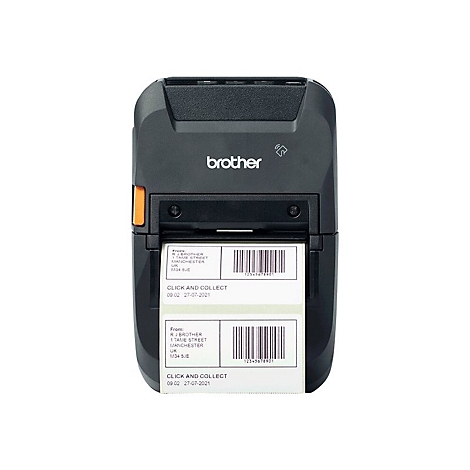 Schwarzer Brother Etikettendrucker mit zwei gedruckten Etiketten. Auf den Etiketten sind Barcodes und Adressinformationen zu sehen.