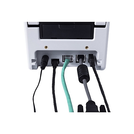 Nahaufnahme der Rückseite eines weißen Geräts mit Anschlüssen: Strom, Netzwerk und USB. Mehrere Kabel sind angeschlossen.