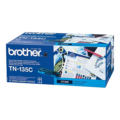 Blau-weiße Brother-Druckerpatronenverpackung mit der Aufschrift TN-135C. Aufgedruckt sind Blätter, Dokumente und ein roter Stift.
