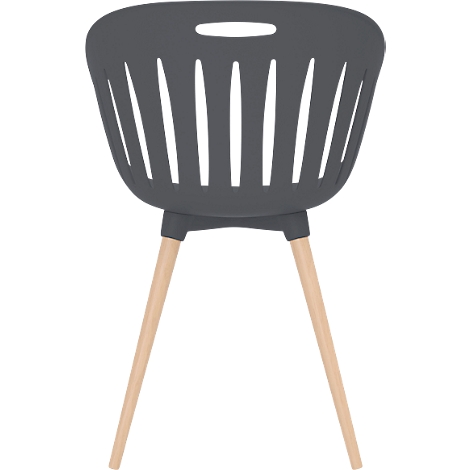 Grijze stoel met houten poten. De rugleuning is geperforeerd. Er is een opening aan de bovenkant.