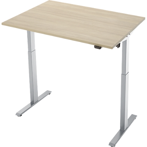 In hoogte verstelbaar bureau met licht houtnerf en zilveren poten, tegen een witte achtergrond.