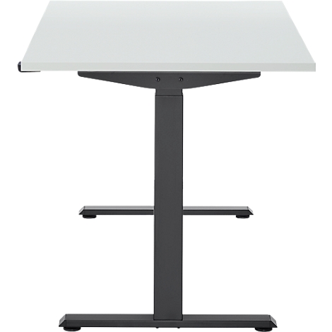 In hoogte verstelbaar bureau met wit tafelblad en grijze kolommen. Twee planken en een brede basis.