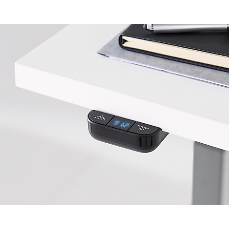 Detailweergave van een zwart bedieningspaneel voor een in hoogte verstelbaar bureau, met '912' erop.