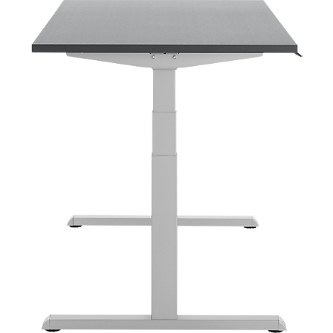 Een in hoogte verstelbaar bureau, met een grijs tafelblad en wit frame, tegen een witte achtergrond.