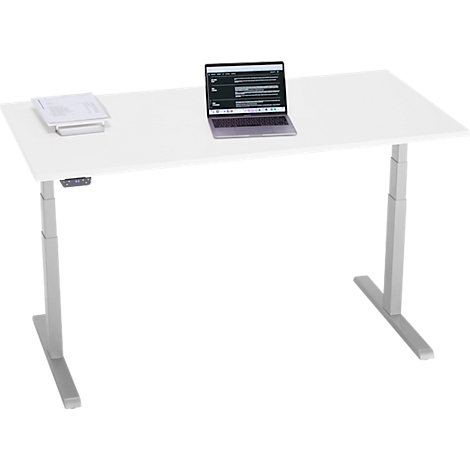 Witte, in hoogte verstelbare bureau met laptop, papierbak en grijze poten.