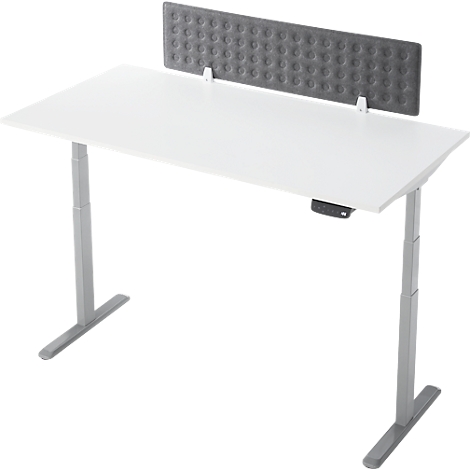 Witte bureau met grijze scherm en in hoogte verstelbare poten. Op de tafel staat een grijze scheidingswand.
