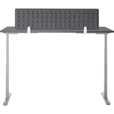 Bureau gris réglable en hauteur avec panneau acoustique gris.