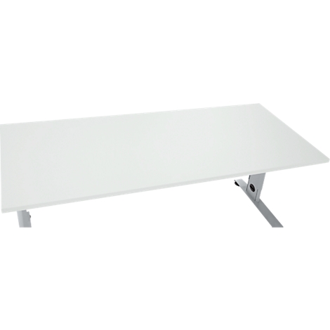 Witte bureau met zilveren poten, schuin van bovenaf gefotografeerd.