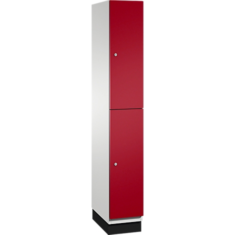 Een tweekleurige kast, rode deuren, witte behuizing, twee compartimenten, metalen handgrepen.