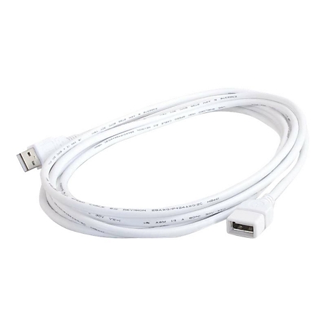 Ein weißes USB-Verlängerungskabel, das auf weißem Hintergrund gewunden liegt. Ein Ende ist ein USB-A-Stecker, das andere eine USB-A-Buchse.