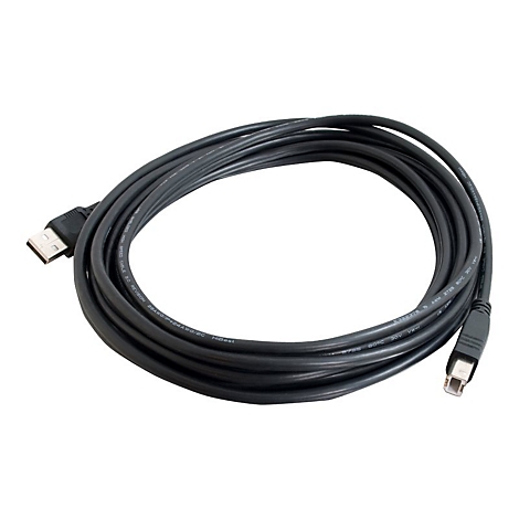 Ein schwarzes USB-Kabel, gewickelt vor weißem Hintergrund. 