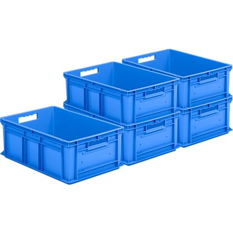 Caisses en plastique bleues, empilées. Les poignées et la forme sont clairement visibles.