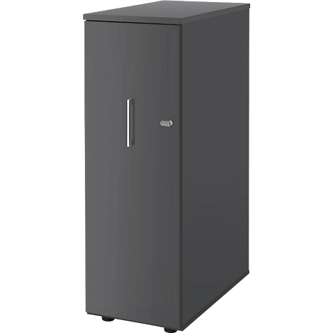 Une armoire haute et étroite couleur anthracite avec une porte, une poignée argentée verticale et de petits pieds.