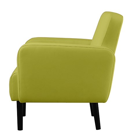 Un fauteuil vert avec des pieds noirs. Il est de profil, montrant le dossier, l'accoudoir et l'assise. Le fond est blanc.