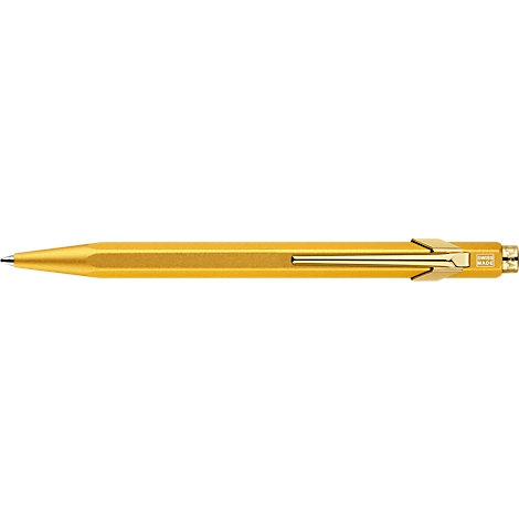 Goldener Kugelschreiber, nah aufgenommen.