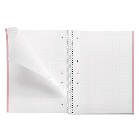 Un carnet ouvert avec des pages quadrillées. Une page est retournée vers le haut. Couverture rose et bord du carnet.