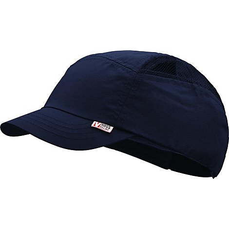 Casquette bleu foncé avec visière et insert en maille. L'étiquette porte la mention "VOSS".