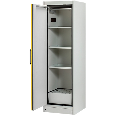 Une armoire blanche avec la porte ouverte, montrant des étagères. Côté de la porte jaune et poignée noire, cadres noirs.