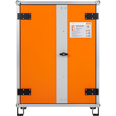 Orange case with silver frame and central silver strip. Black latches, wheels.