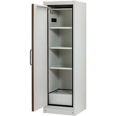 Open witte kast met zwarte details, planken en open deur. Een digitaal display is zichtbaar binnenin.