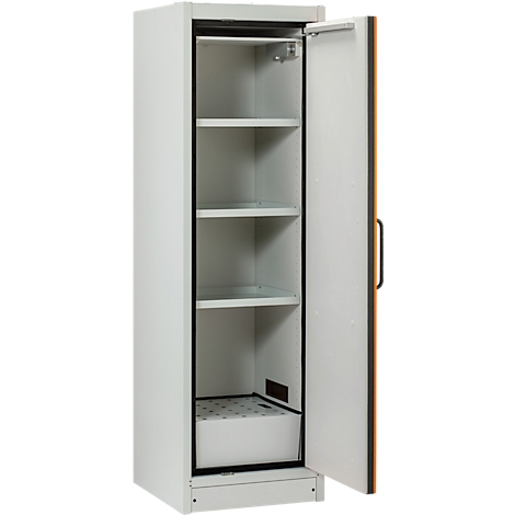Witte kast met open deur, zicht binnenin. Vier planken, onderste gedeelte met geperforeerde plaat.