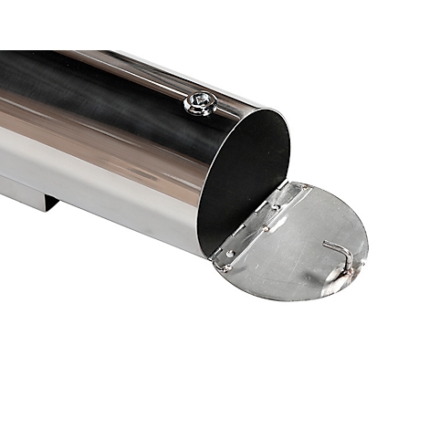 Gros plan d'un tube en acier inoxydable poli avec fermeture incurvée ouverte. Vis visible.