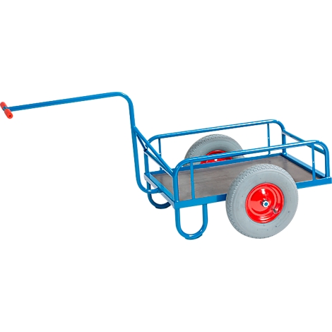 Chariot bleu avec pneus gris et moyeu rouge, la poignée a une poignée rouge.