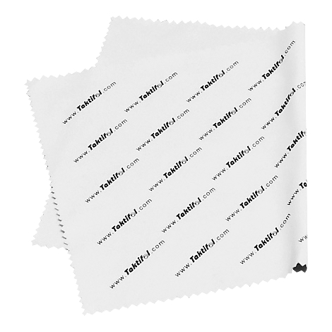 Deux chiffons de nettoyage blancs avec l'impression www.Taktifol.com. Les bords sont dentelés.
