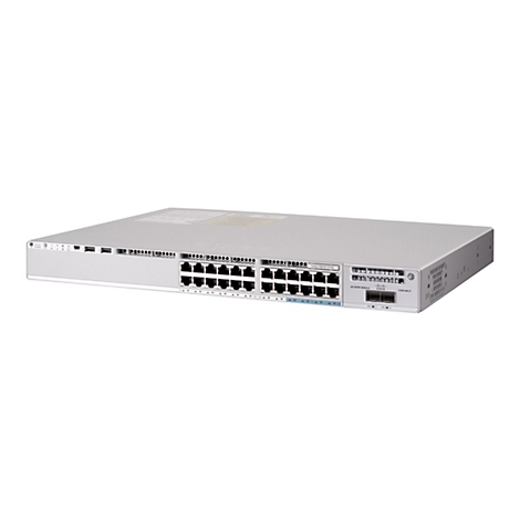 Un commutateur réseau gris, avec de multiples ports et l'inscription "CISCO".