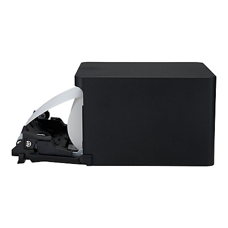 Schwarzer Drucker mit einer Rolle Papier, die aus einer Öffnung austritt. Das Gerät steht auf weißem Hintergrund.