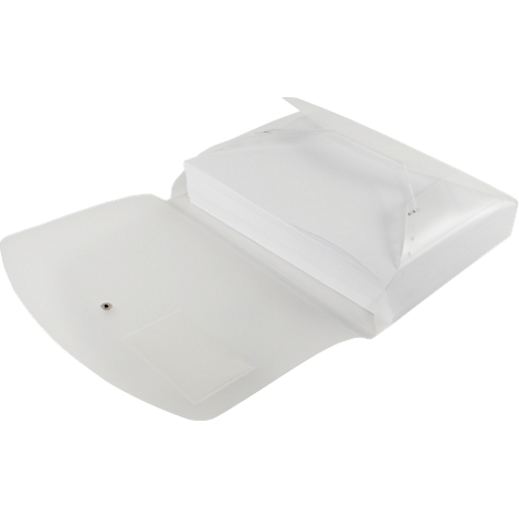 Dossier en plastique transparent, ouvert. Des feuilles de papier blanc se trouvent dans le dossier.