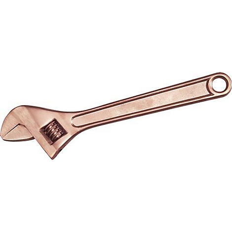 Une clé à molette en cuivre ajustable représentée sur fond blanc.