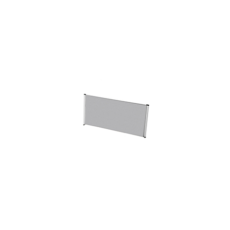Mur gris, cadre argenté, accents noirs. Sur fond blanc.