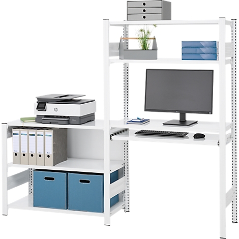 Étagère de bureau blanche avec bureau. Elle contient une imprimante, un écran et des accessoires. Boîtes bleues et dossiers sur l'étagère.