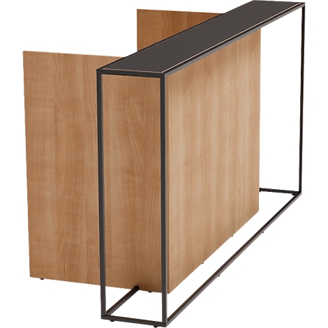 Une table d'appoint avec des panneaux en bois et un cadre en métal noir. Le plateau est également noir.