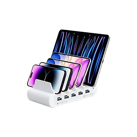 Weißes Ladegerät mit mehreren Smartphones und einem Tablet, alle mit Bildschirmen nach vorne. Unten USB-Anschlüsse.