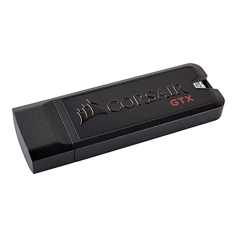 Schwarzer Corsair GTX USB-Stick mit eingeprägtem Logo vor weißem Hintergrund.